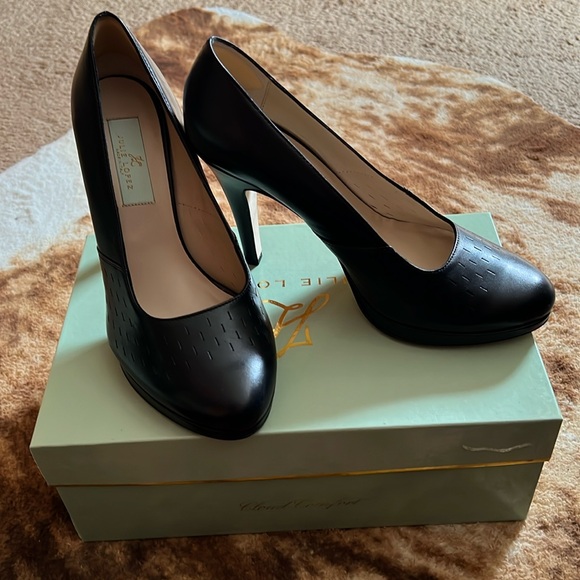 NWT Julie Lopez black pumps 8.5 B - Picture 1 of 6